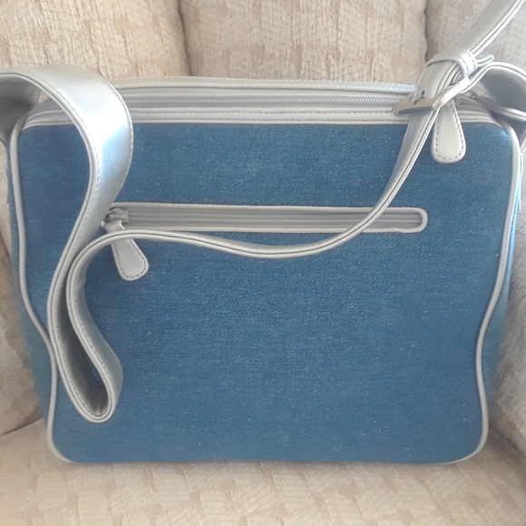 New Marlo Blue Denim Embroidered Purse w/Silver Strap - Picture 2 of 5